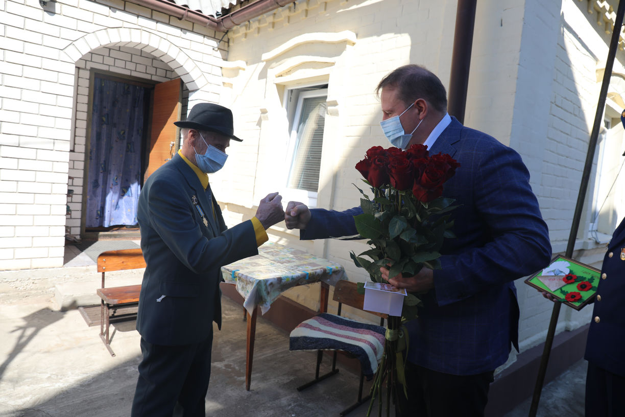 ПРЕДСТАВНИКИ ВЛАДИ ПРИВІТАЛИ ВЕТЕРАНІВ З ДНЕМ ПЕРЕМОГИ НАД НАЦИЗМОМ У ДРУГІЙ СВІТОВІЙ ВІЙНІ