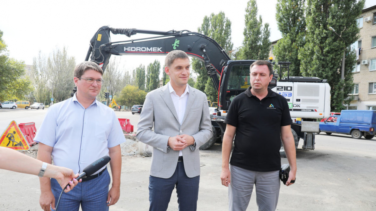 На перехресті вулиць Івана Алексєєва та Шмідта організують круговий рух транспорту