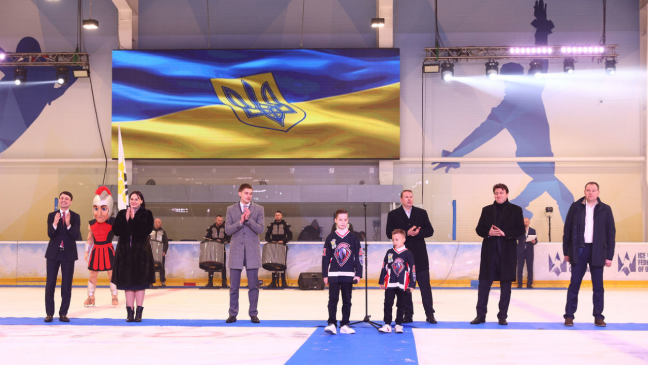 Фігуристи-олімпійці, лазерне шоу, цирк на льоду - у Мелітополі урочисто відкрили льодову арену