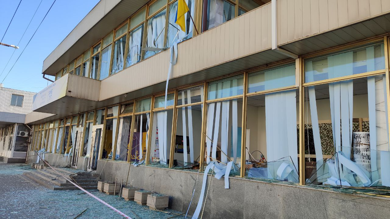 Ракетним ударом ворог пошкодив мелітопольський дім у Запоріжжі - "Відкритий простір допомоги "Саме тут". 
