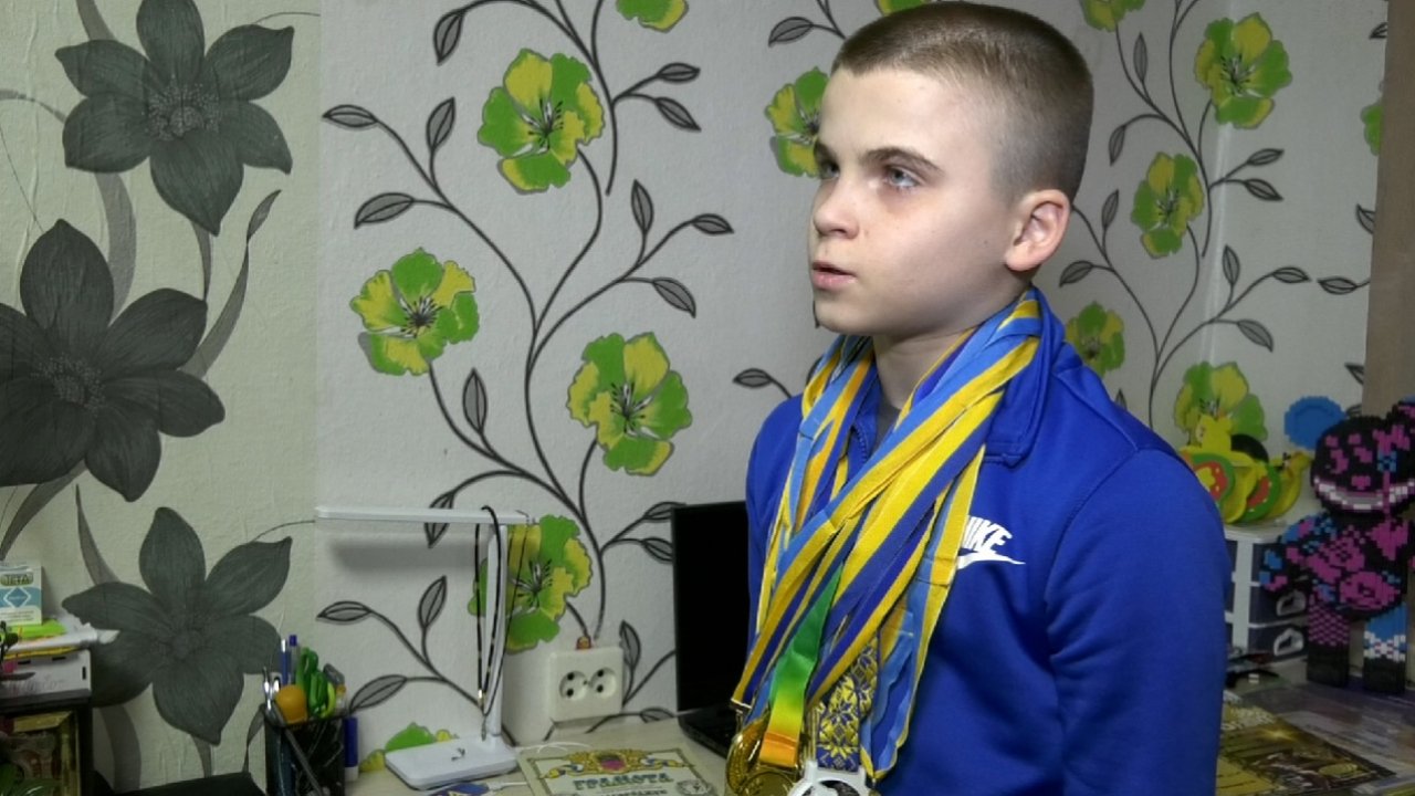 Сироті переселенцю з Мелітопольського району журналісти допомогли зібрати гроші на поїздку до Італії