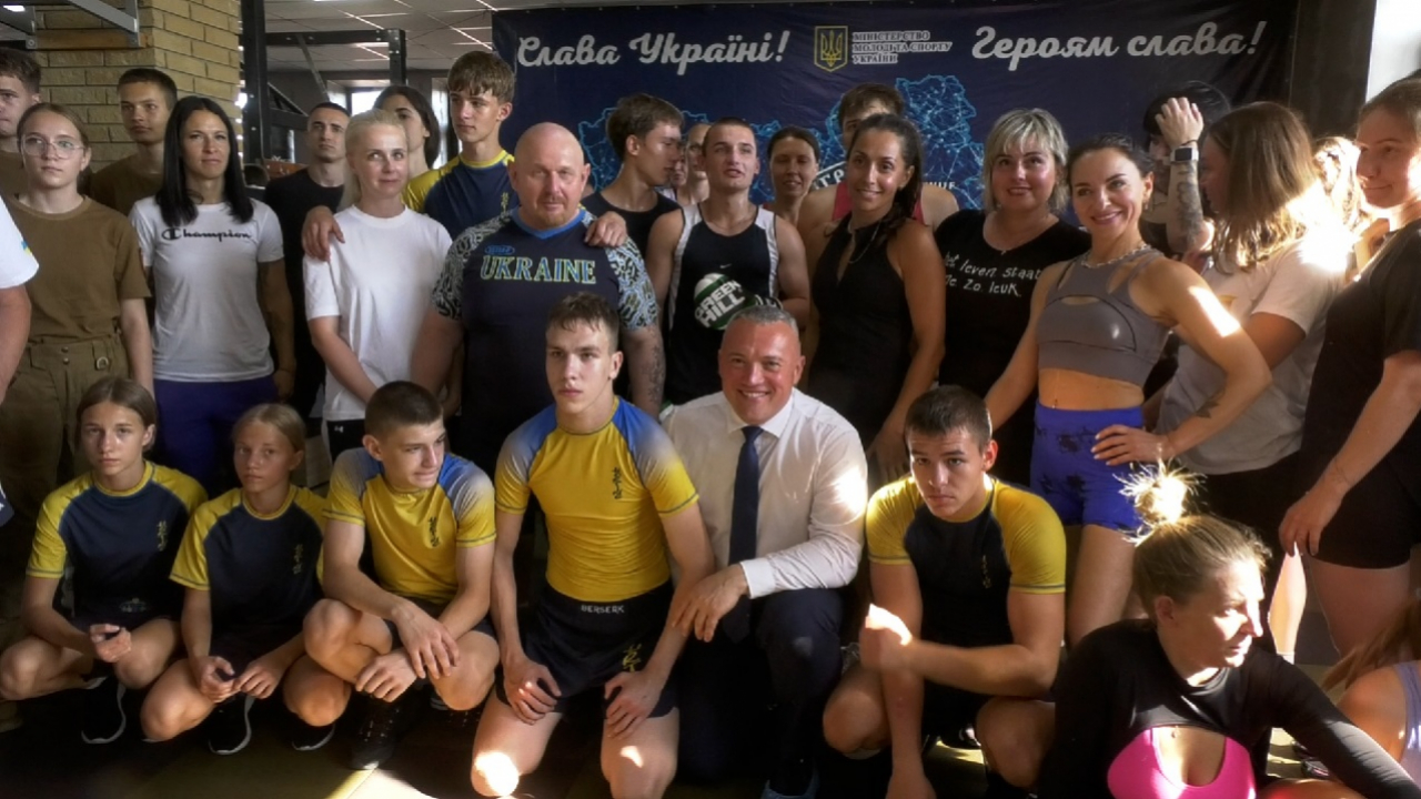Мелітопольська громада відкрила перший в Україні безкоштовний тренажерний зал для переселенців у Запоріжжі