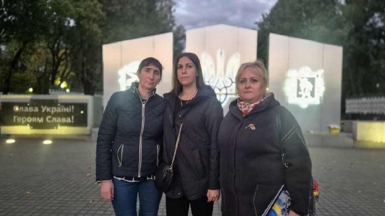 Родини загиблих героїв з Мелітопольського району дякують Запоріжжю за вшанування рідних на новій Алеї Пам’яті