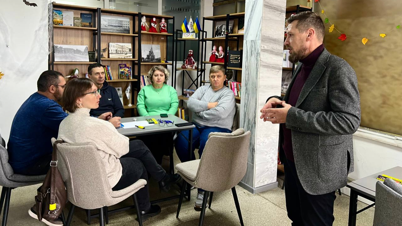 У Громадському центрі єдності та ідентичності відбувся тренінг «Мости довіри» для представників релокованих громад