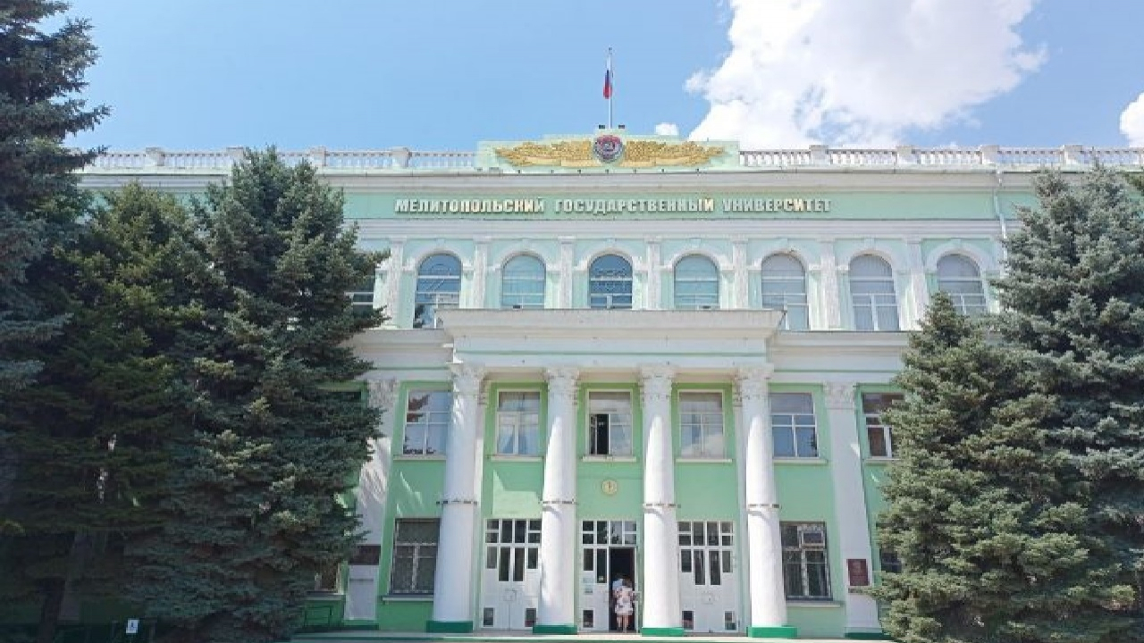 В окупованому Мелітополі студентів переводять на електронні квитки та залікові книжки через держмесенджер Max