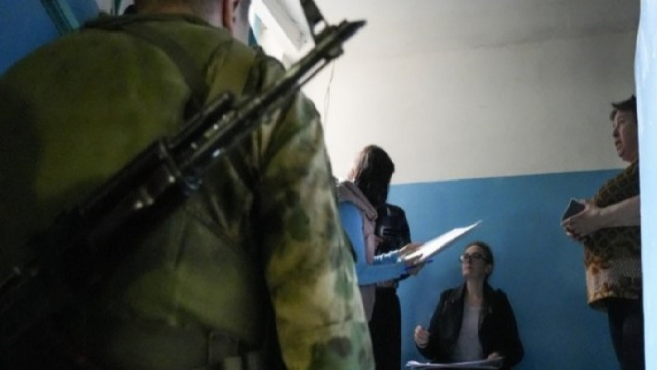 У Мелітополі будинками ходитимуть московські студенти - дізнаватимуться настрої жителів ТОТ перед виборами