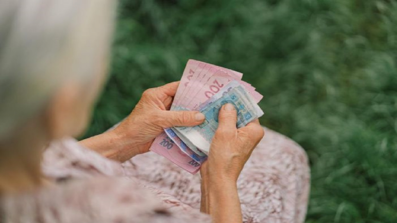 Мелітопольським пенсіонерам та ВПО поновлять виплати: що важливо знати
