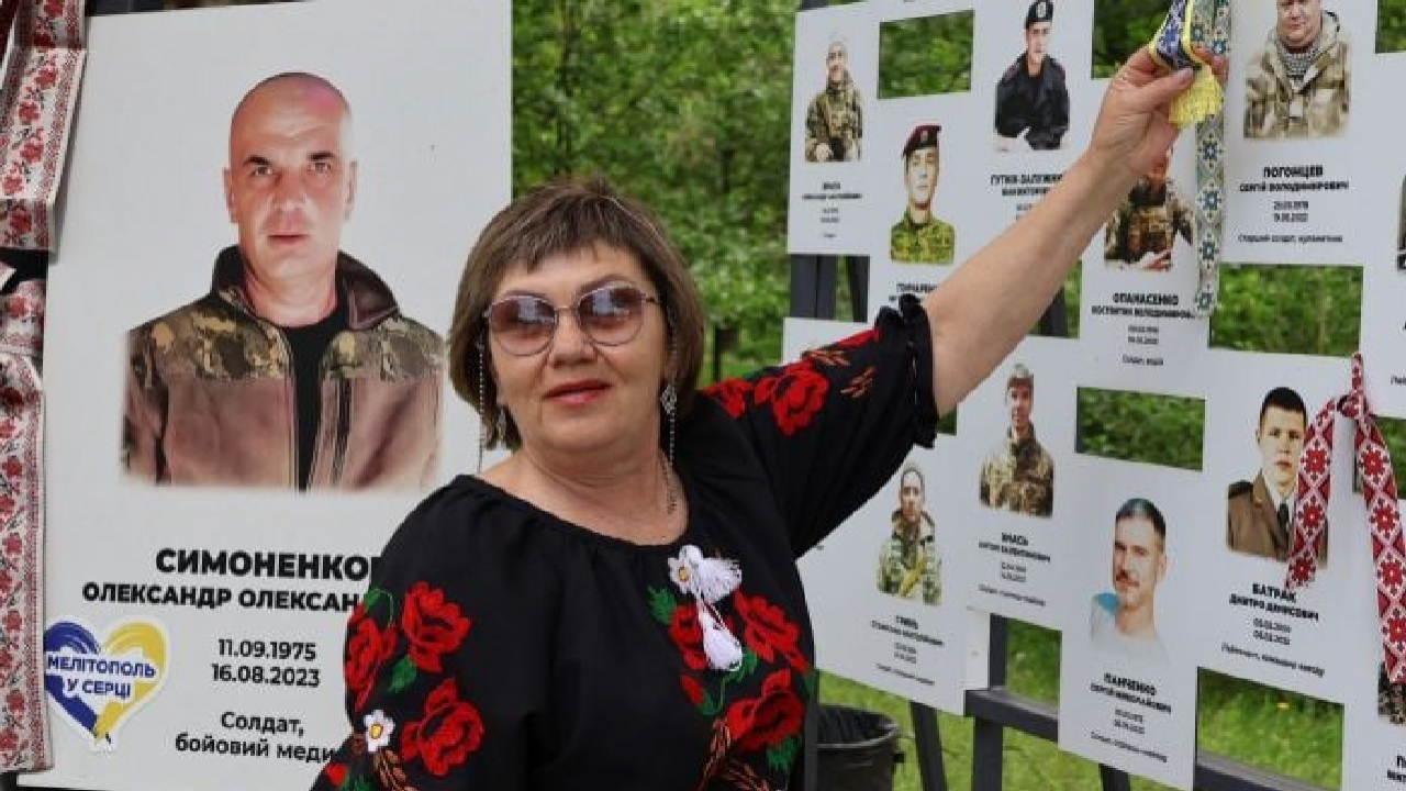 «Код нації» під прицілом: як Мелітополь приніс вишиванку на Алею Героїв у Запоріжжі