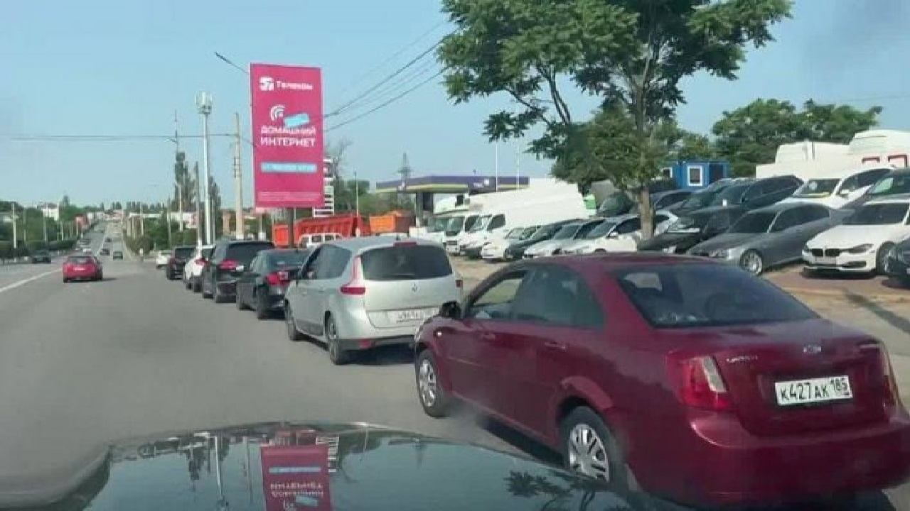У Мелітополі пролунала серія вибухів — у місті перебої зі світлом і з’явилися підпільні продавці бензину