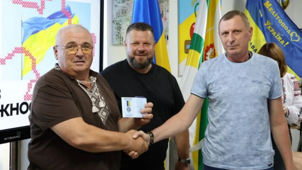 &laquo;Без вас цього свята не було б&raquo;: у Центрі єдності Мелітополя вшанували захисників