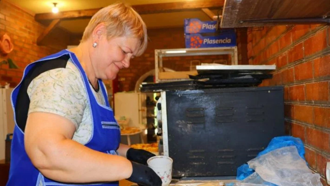 &laquo;Ні, ми &ndash; мелітопольські!&raquo;: як колишня швачка з окупації опанувала нову професію у Запоріжжі (фото, відео)